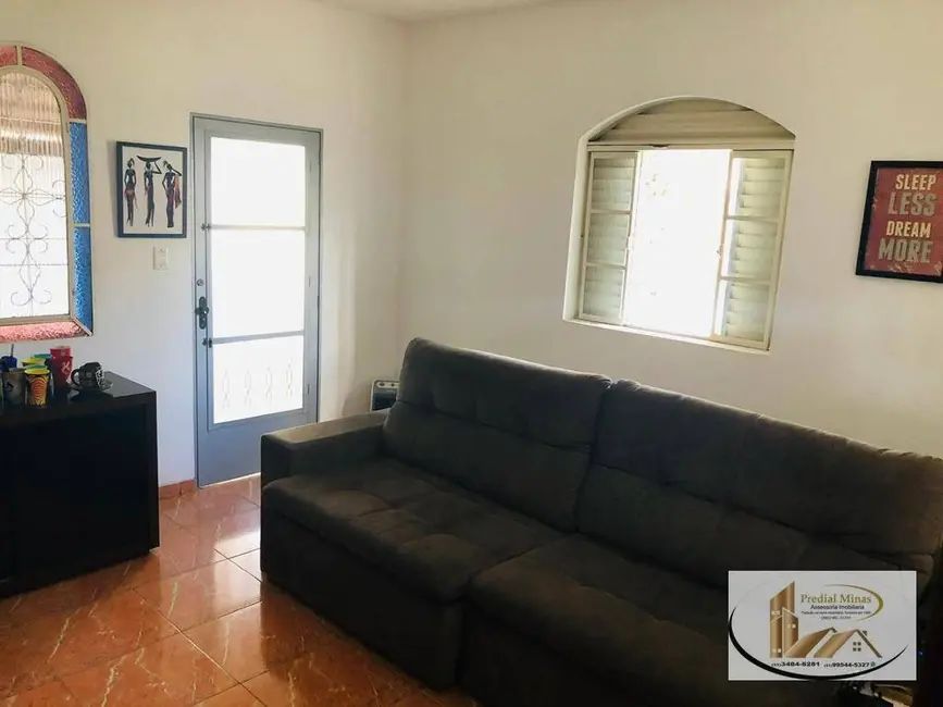 Foto 1 de Casa de Condomínio com 2 quartos à venda, 372m2 em Quarenta e Dois, Santa Luzia - MG