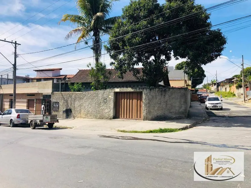 Foto 2 de Casa de Condomínio com 2 quartos à venda, 372m2 em Quarenta e Dois, Santa Luzia - MG