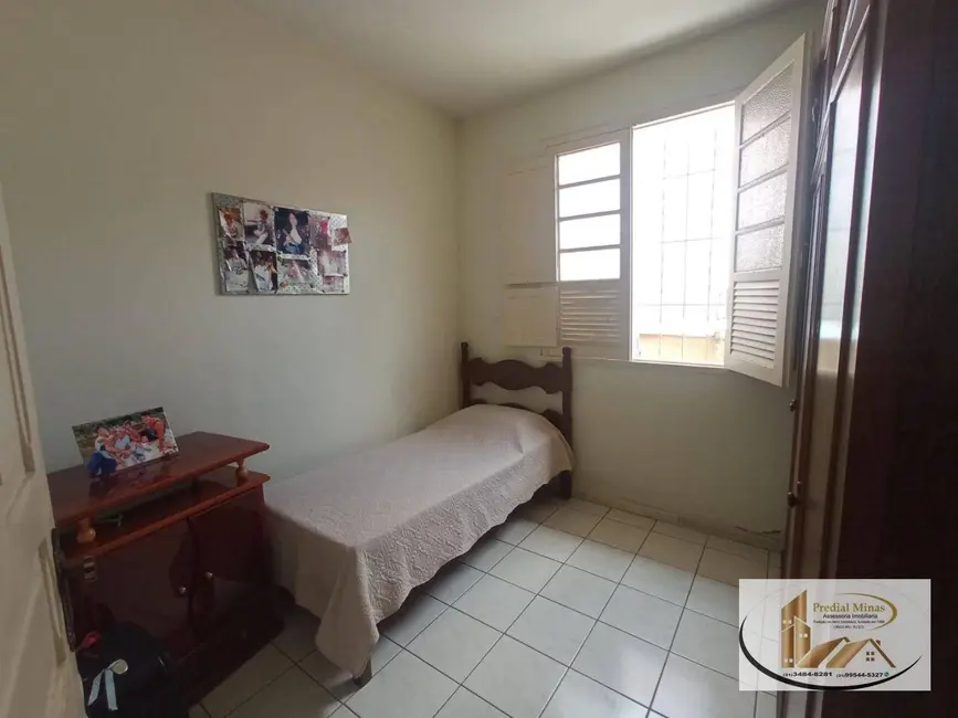 Casa com 3 quartos à venda, 300m2 em Concórdia, Belo Horizonte - MG - imagem 9 Foto 9 de Casa com 3 quartos à venda, 300m2 em Concórdia, Belo Horizonte - MG