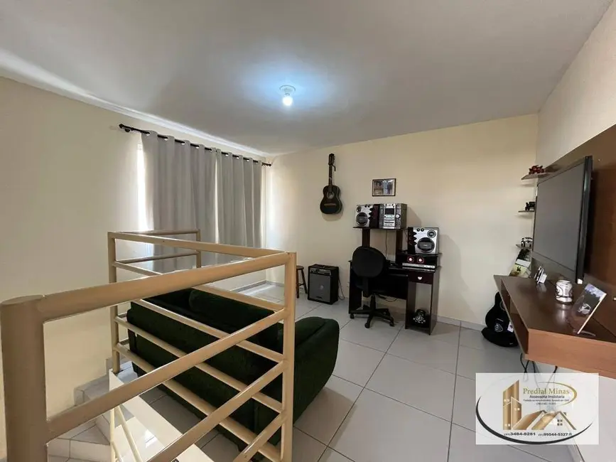 Foto 1 de Cobertura com 2 quartos à venda, 157m2 em Sarzedo - MG