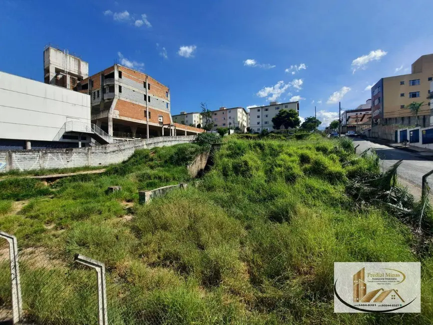 Foto 1 de Terreno / Lote à venda, 1168m2 em Primeiro de Maio, Belo Horizonte - MG