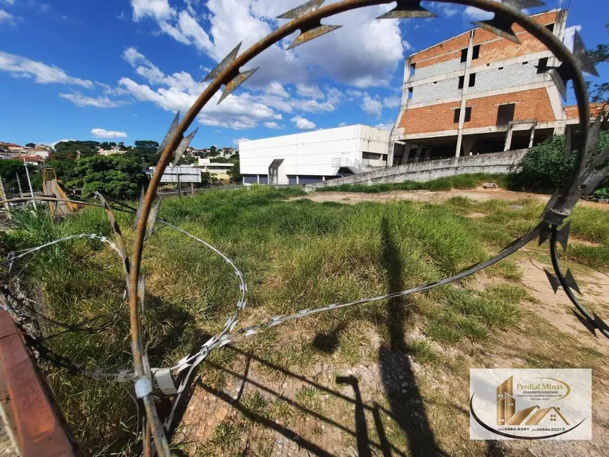 Foto 2 de Terreno / Lote à venda, 1168m2 em Primeiro de Maio, Belo Horizonte - MG