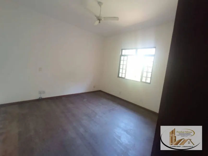 Foto 9 de Casa com 3 quartos à venda, 490m2 em Dom Bosco, Belo Horizonte - MG