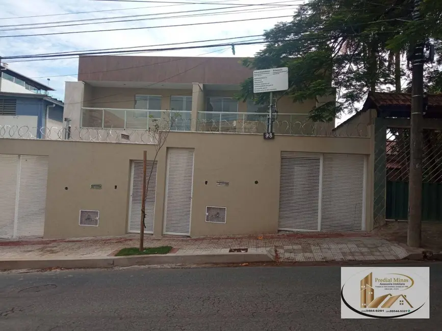 Casa com 4 quartos à venda, 220m2 em Santa Amélia, Belo Horizonte - MG - imagem 4 Foto 4 de Casa com 4 quartos à venda, 220m2 em Santa Amélia, Belo Horizonte - MG