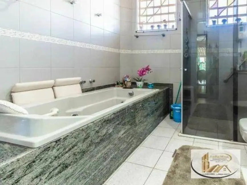 Foto 4 de Casa com 5 quartos à venda, 310m2 em Santa Efigênia, Belo Horizonte - MG