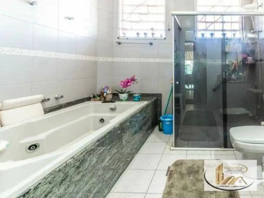 Foto 5 de Casa com 5 quartos à venda, 310m2 em Santa Efigênia, Belo Horizonte - MG