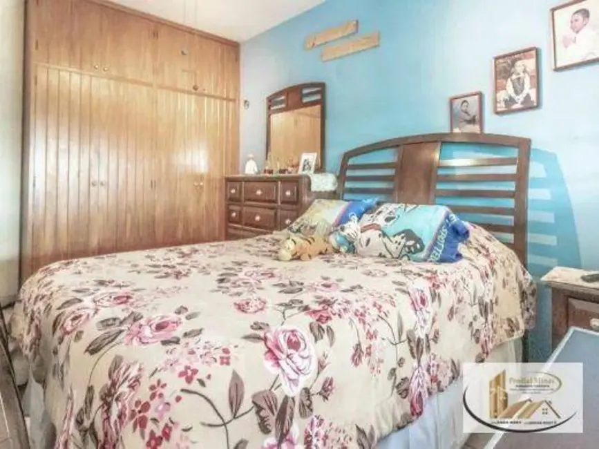 Foto 6 de Casa com 5 quartos à venda, 310m2 em Santa Efigênia, Belo Horizonte - MG