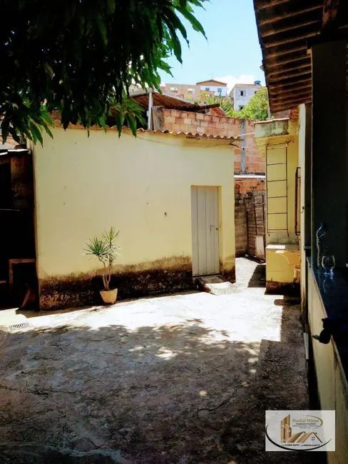 Foto 3 de Casa de Condomínio com 4 quartos à venda, 1843m2 em Baronesa (São Benedito), Santa Luzia - MG