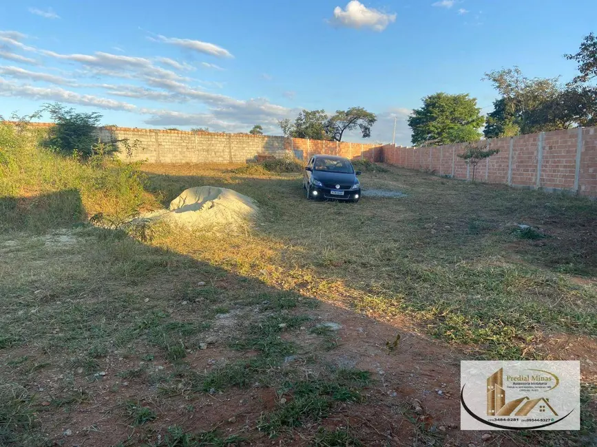 Foto 3 de Terreno / Lote à venda, 716m2 em Esmeraldas - MG