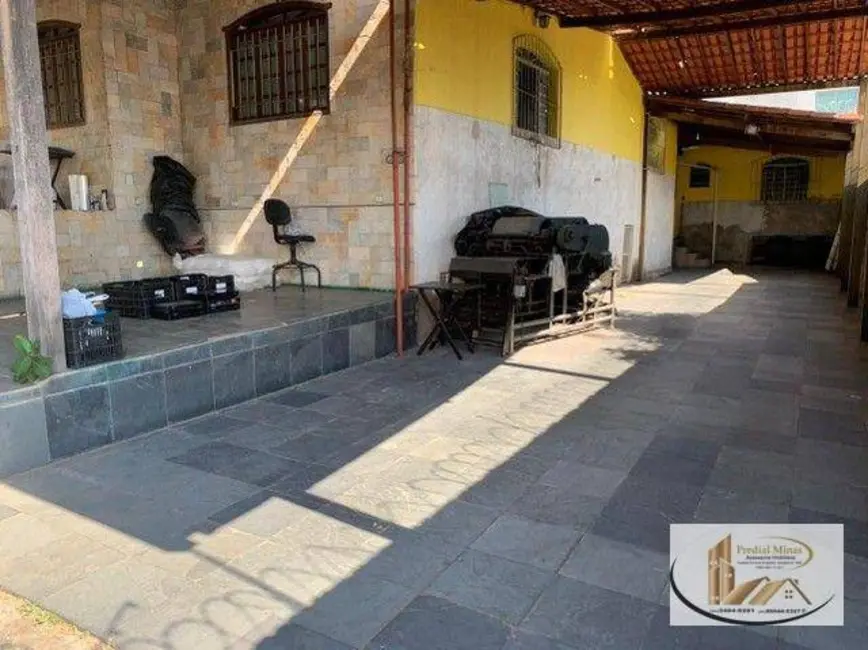 Foto 2 de Casa com 3 quartos à venda, 420m2 em Serrano, Belo Horizonte - MG