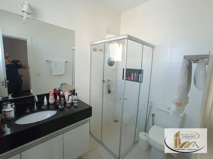 Apartamento com 4 quartos à venda, 176m2 em Santo Antônio, Belo Horizonte - MG - imagem 4 Foto 4 de Apartamento com 4 quartos à venda, 176m2 em Santo Antônio, Belo Horizonte - MG