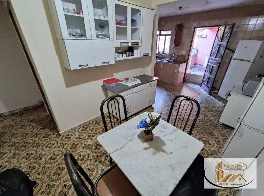 Casa com 4 quartos à venda, 250m2 em Piratininga (Venda Nova), Belo Horizonte - MG - imagem 4 Foto 4 de Casa com 4 quartos à venda, 250m2 em Piratininga (Venda Nova), Belo Horizonte - MG