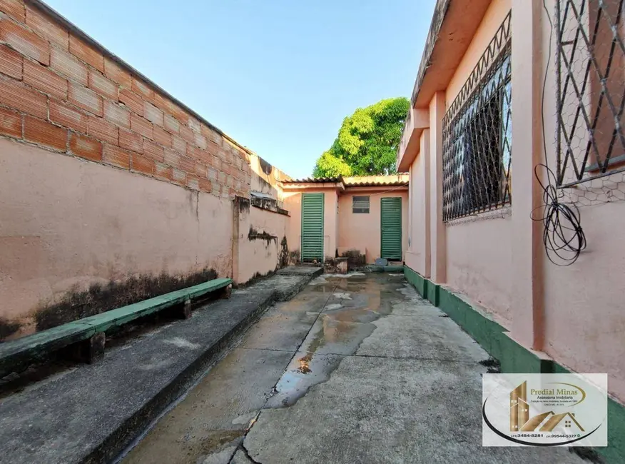 Casa com 4 quartos à venda, 250m2 em Piratininga (Venda Nova), Belo Horizonte - MG - imagem 5 Foto 5 de Casa com 4 quartos à venda, 250m2 em Piratininga (Venda Nova), Belo Horizonte - MG