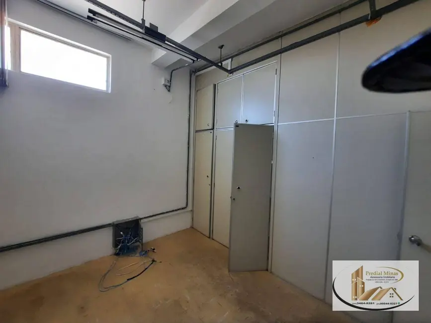 Armazém / Galpão para alugar, 500m2 em Santa Branca, Belo Horizonte - MG - imagem 4 Foto 4 de Armazém / Galpão para alugar, 500m2 em Santa Branca, Belo Horizonte - MG