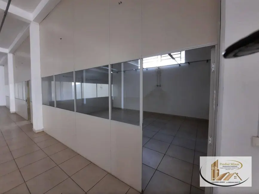 Armazém / Galpão para alugar, 500m2 em Santa Branca, Belo Horizonte - MG - imagem 4 Foto 4 de Armazém / Galpão para alugar, 500m2 em Santa Branca, Belo Horizonte - MG