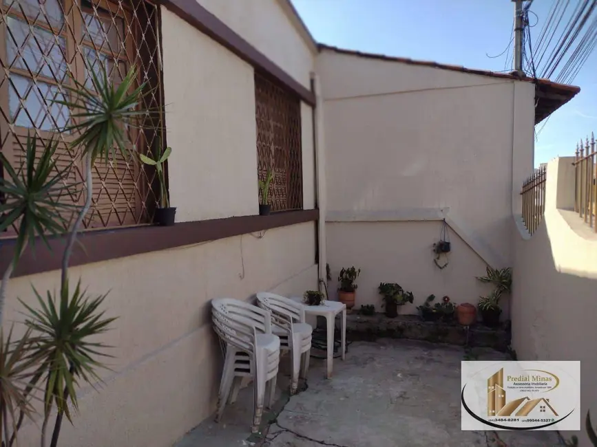 Casa com 3 quartos à venda, 126m2 em Jardim Montanhês, Belo Horizonte - MG - imagem 3 Foto 3 de Casa com 3 quartos à venda, 126m2 em Jardim Montanhês, Belo Horizonte - MG