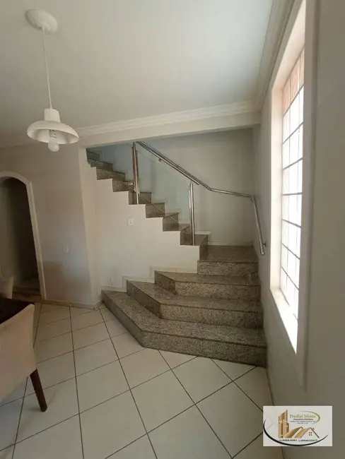Casa com 4 quartos para alugar, 360m2 em Planalto, Belo Horizonte - MG - imagem 6 Foto 6 de Casa com 4 quartos para alugar, 360m2 em Planalto, Belo Horizonte - MG