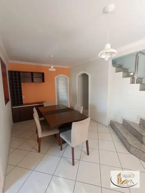 Casa com 4 quartos para alugar, 360m2 em Planalto, Belo Horizonte - MG - imagem 5 Foto 5 de Casa com 4 quartos para alugar, 360m2 em Planalto, Belo Horizonte - MG