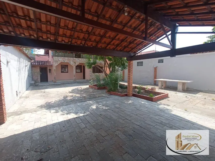 Casa com 4 quartos para alugar, 360m2 em Planalto, Belo Horizonte - MG - imagem 2 Foto 2 de Casa com 4 quartos para alugar, 360m2 em Planalto, Belo Horizonte - MG