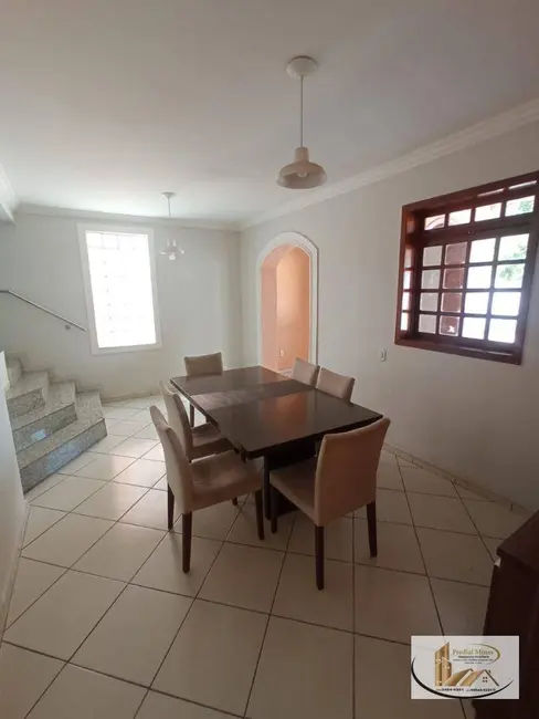 Casa com 4 quartos para alugar, 360m2 em Planalto, Belo Horizonte - MG - imagem 7 Foto 7 de Casa com 4 quartos para alugar, 360m2 em Planalto, Belo Horizonte - MG