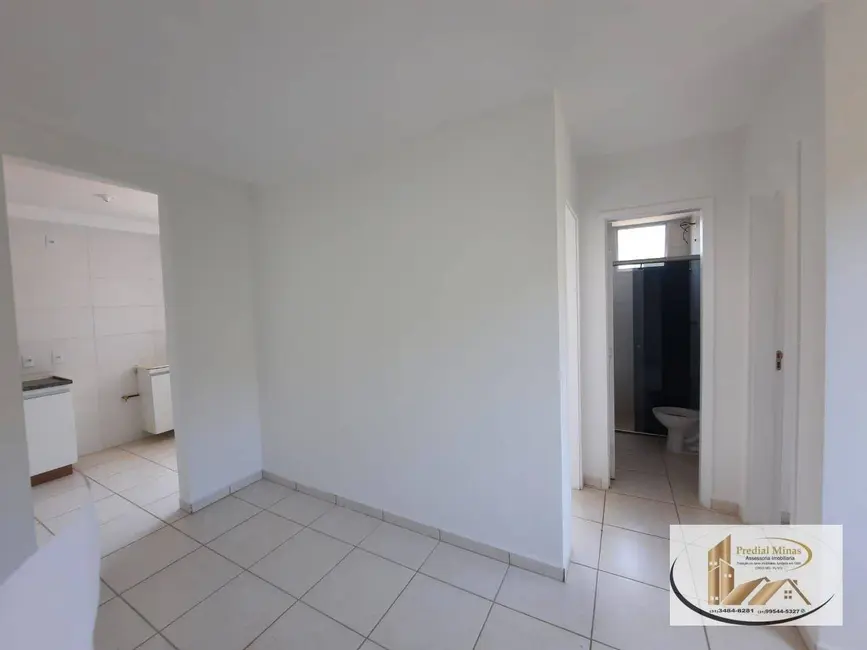Foto 3 de Apartamento com 2 quartos para alugar, 45m2 em Borba Gato, Sabara - MG