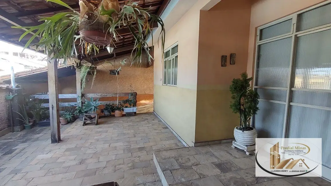 Foto 3 de Casa com 4 quartos à venda, 198m2 em Caiçaras, Belo Horizonte - MG