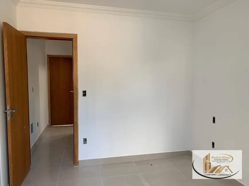Foto 4 de Casa com 2 quartos à venda, 55m2 em Rio Branco, Belo Horizonte - MG