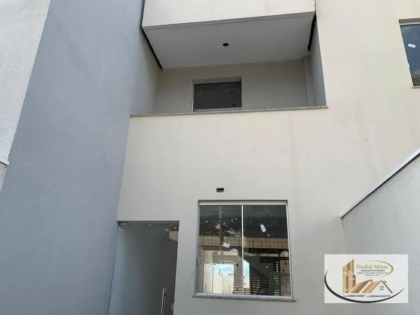 Foto 1 de Casa com 2 quartos à venda, 55m2 em Rio Branco, Belo Horizonte - MG