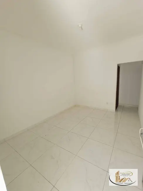 Casa com 3 quartos para alugar, 160m2 em Ribeiro de Abreu, Belo Horizonte - MG - imagem 8 Foto 8 de Casa com 3 quartos para alugar, 160m2 em Ribeiro de Abreu, Belo Horizonte - MG