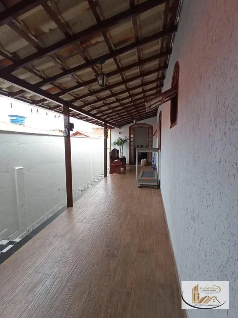Casa com 3 quartos à venda, 210m2 em São Gabriel, Belo Horizonte - MG - imagem 4 Foto 4 de Casa com 3 quartos à venda, 210m2 em São Gabriel, Belo Horizonte - MG