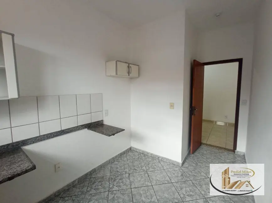 Casa com 2 quartos para alugar, 80m2 em Dom Bosco, Belo Horizonte - MG - imagem 3 Foto 3 de Casa com 2 quartos para alugar, 80m2 em Dom Bosco, Belo Horizonte - MG