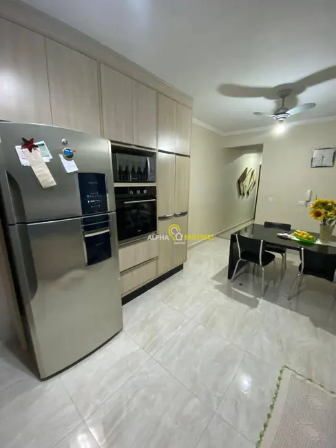 Casa com 3 quartos à venda, 156m2 em Jardim das Flores, Osasco - SP - imagem 4 Foto 4 de Casa com 3 quartos à venda, 156m2 em Jardim das Flores, Osasco - SP