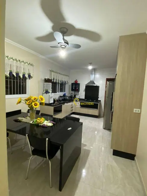 Casa com 3 quartos à venda, 156m2 em Jardim das Flores, Osasco - SP - imagem 3 Foto 3 de Casa com 3 quartos à venda, 156m2 em Jardim das Flores, Osasco - SP