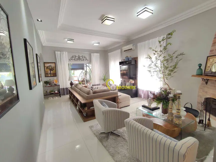 Foto 3 de Casa de Condomínio com 4 quartos à venda, 360m2 em Santana De Parnaiba - SP