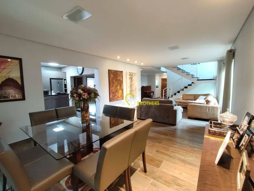 Foto 3 de Casa de Condomínio com 4 quartos à venda, 400m2 em Santana De Parnaiba - SP