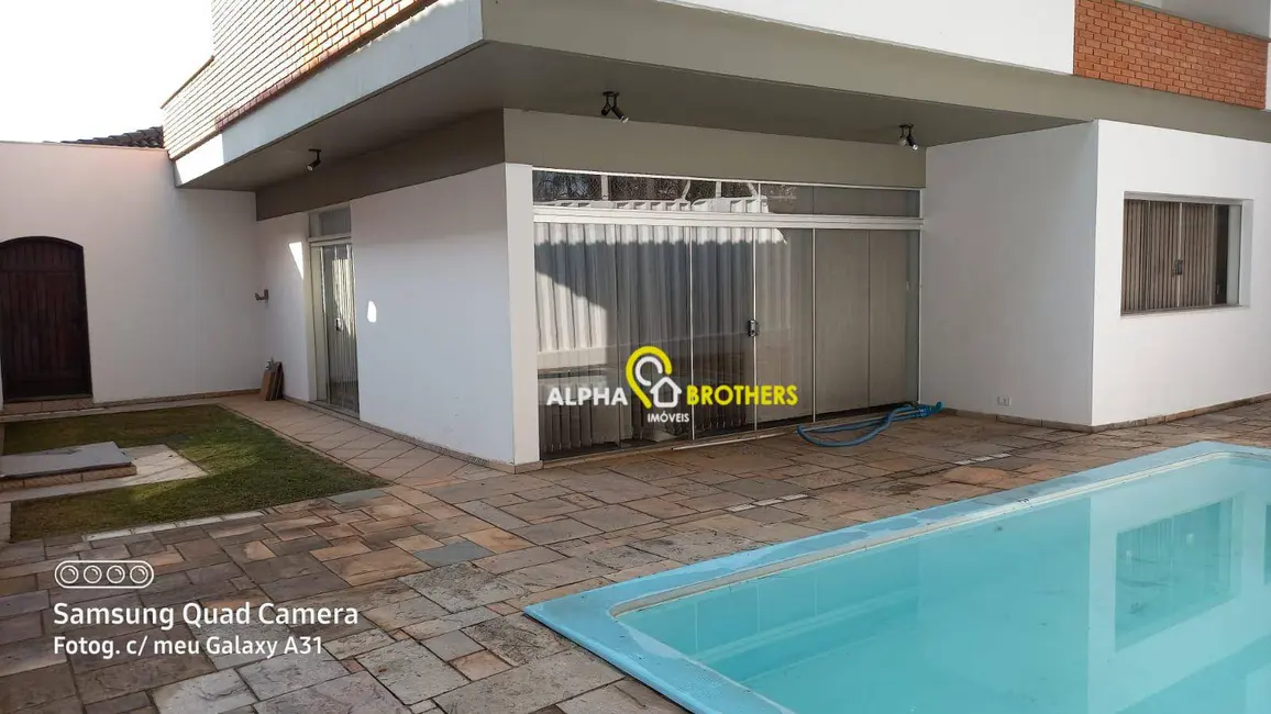 Foto 3 de Casa de Condomínio com 3 quartos à venda, 480m2 em Santana De Parnaiba - SP