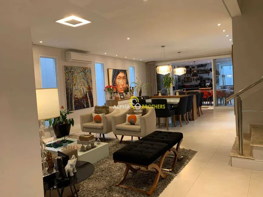 Foto 1 de Casa de Condomínio com 6 quartos à venda, 360m2 em Santana De Parnaiba - SP