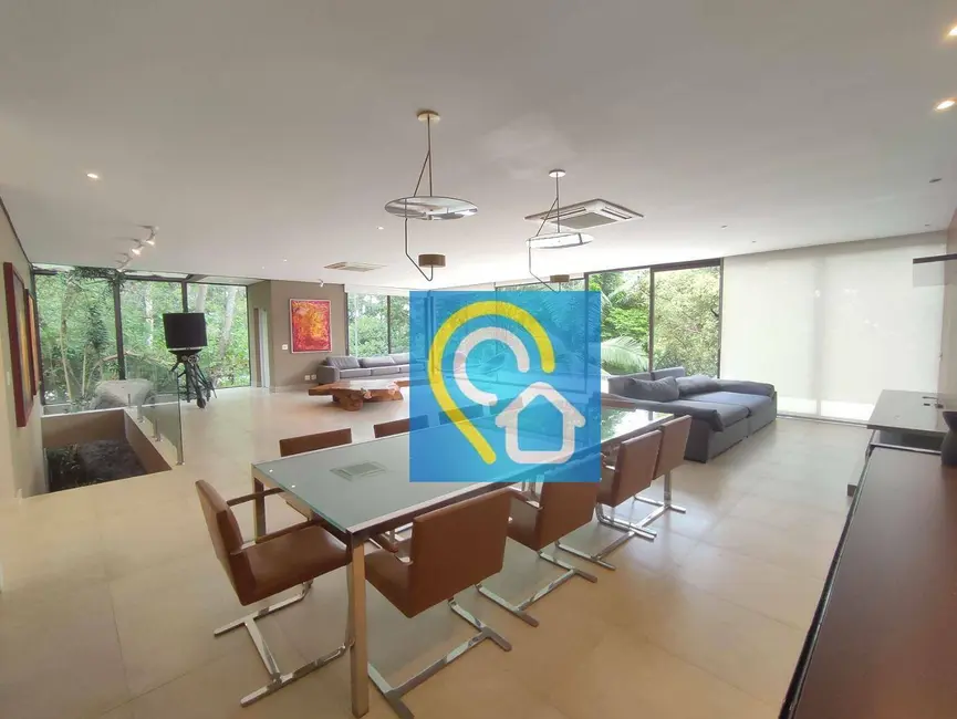 Casa de Condomínio com 3 quartos à venda, 2000m2 em Residencial Tamboré, Barueri - SP - imagem 4 Foto 4 de Casa de Condomínio com 3 quartos à venda, 2000m2 em Residencial Tamboré, Barueri - SP