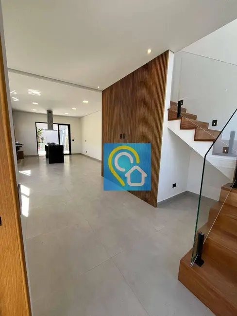 Foto 2 de Casa de Condomínio com 3 quartos à venda, 150m2 em Santana De Parnaiba - SP