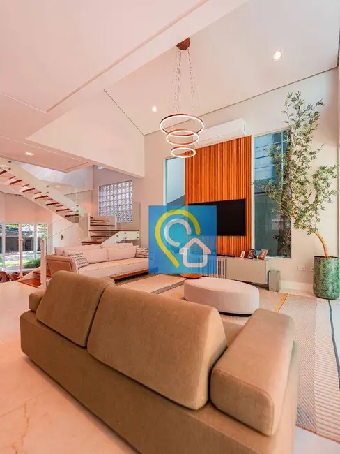 Casa de Condomínio com 3 quartos à venda, 307m2 em Santana De Parnaiba - SP - imagem 4 Foto 4 de Casa de Condomínio com 3 quartos à venda, 307m2 em Santana De Parnaiba - SP