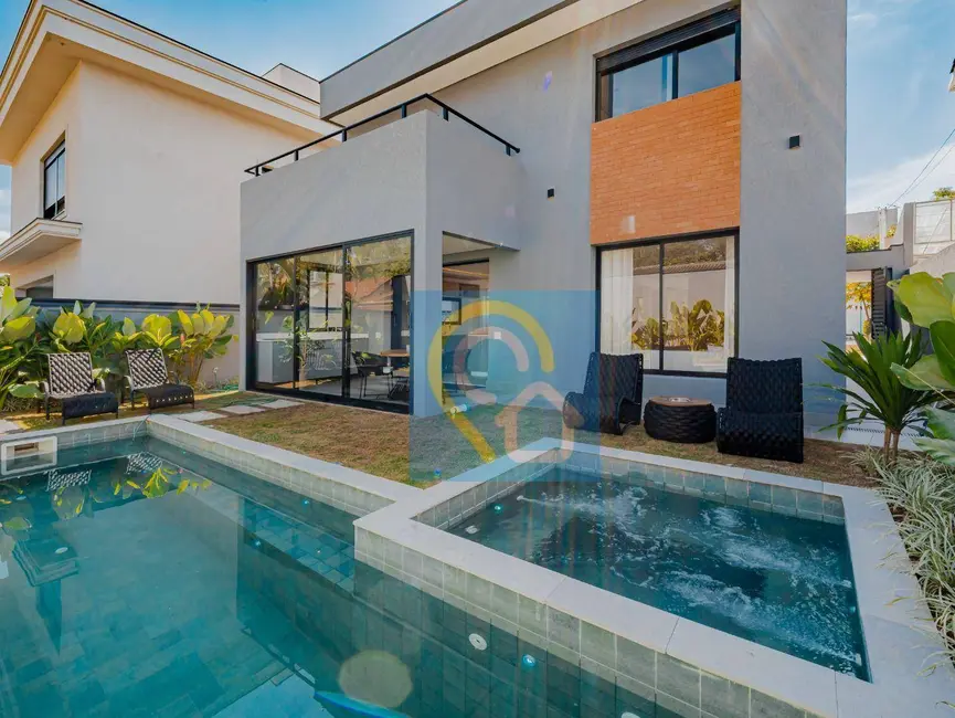 Foto 3 de Casa de Condomínio com 4 quartos à venda, 302m2 em Santana De Parnaiba - SP