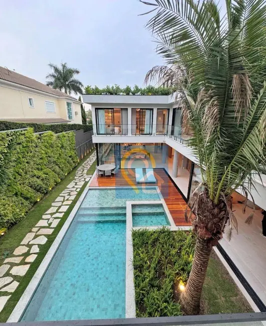 Casa de Condomínio com 6 quartos à venda, 1027m2 em Santana De Parnaiba - SP - imagem 2 Foto 2 de Casa de Condomínio com 6 quartos à venda, 1027m2 em Santana De Parnaiba - SP