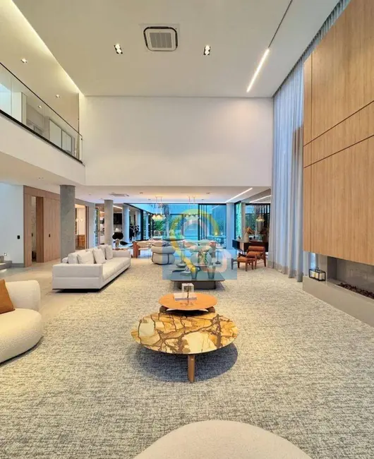 Casa de Condomínio com 6 quartos à venda, 1027m2 em Santana De Parnaiba - SP - imagem 3 Foto 3 de Casa de Condomínio com 6 quartos à venda, 1027m2 em Santana De Parnaiba - SP