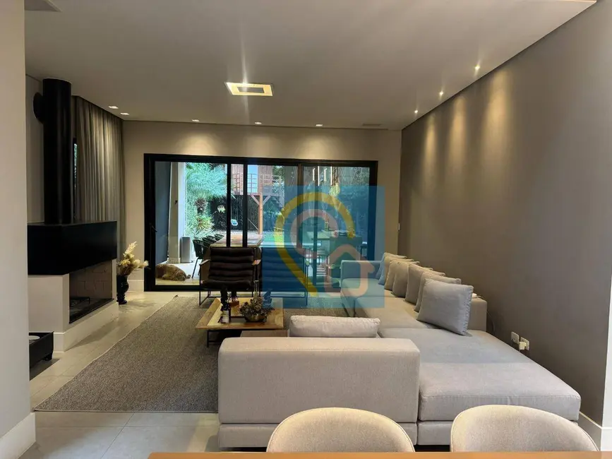 Casa de Condomínio com 4 quartos à venda, 550m2 em Santana De Parnaiba - SP - imagem 5 Foto 5 de Casa de Condomínio com 4 quartos à venda, 550m2 em Santana De Parnaiba - SP