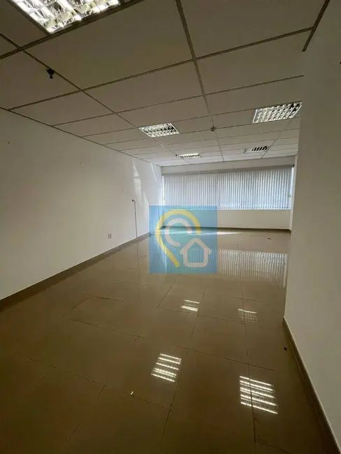 Foto 3 de Sala Comercial para alugar, 42m2 em Alphaville Industrial, Barueri - SP