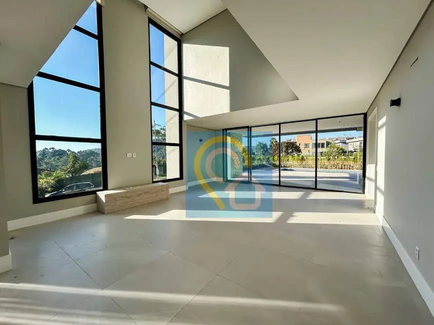 Casa de Condomínio com 5 quartos à venda, 557m2 em Tamboré, Santana De Parnaiba - SP - imagem 2 Foto 2 de Casa de Condomínio com 5 quartos à venda, 557m2 em Tamboré, Santana De Parnaiba - SP