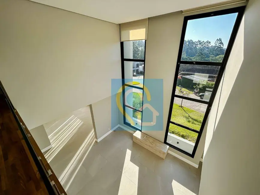 Casa de Condomínio com 5 quartos à venda, 557m2 em Tamboré, Santana De Parnaiba - SP - imagem 6 Foto 6 de Casa de Condomínio com 5 quartos à venda, 557m2 em Tamboré, Santana De Parnaiba - SP