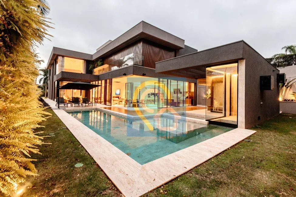 Foto 3 de Casa de Condomínio com 5 quartos à venda, 1000m2 em Santana De Parnaiba - SP