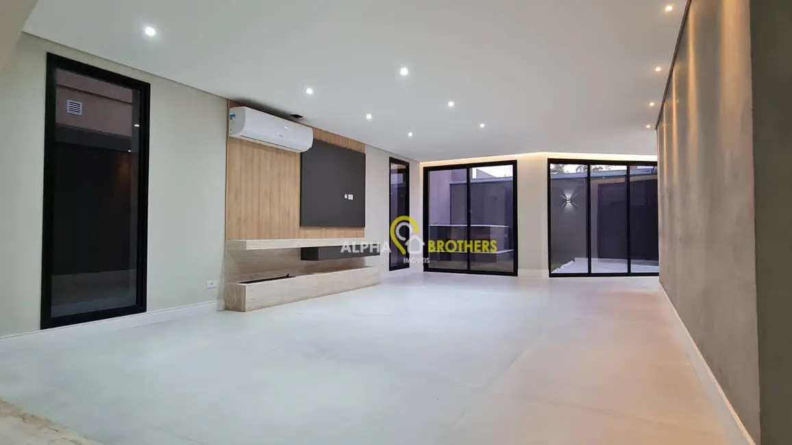 Casa de Condomínio com 4 quartos à venda, 302m2 em Santana De Parnaiba - SP - imagem 3 Foto 3 de Casa de Condomínio com 4 quartos à venda, 302m2 em Santana De Parnaiba - SP