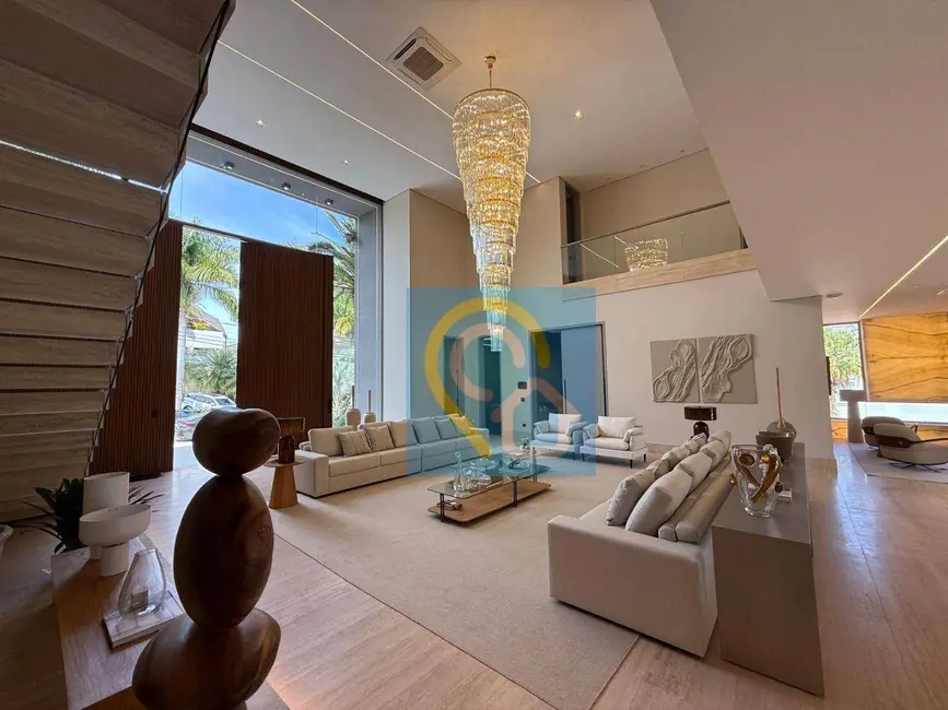 Foto 3 de Casa de Condomínio com 6 quartos à venda, 1079m2 em Santana De Parnaiba - SP